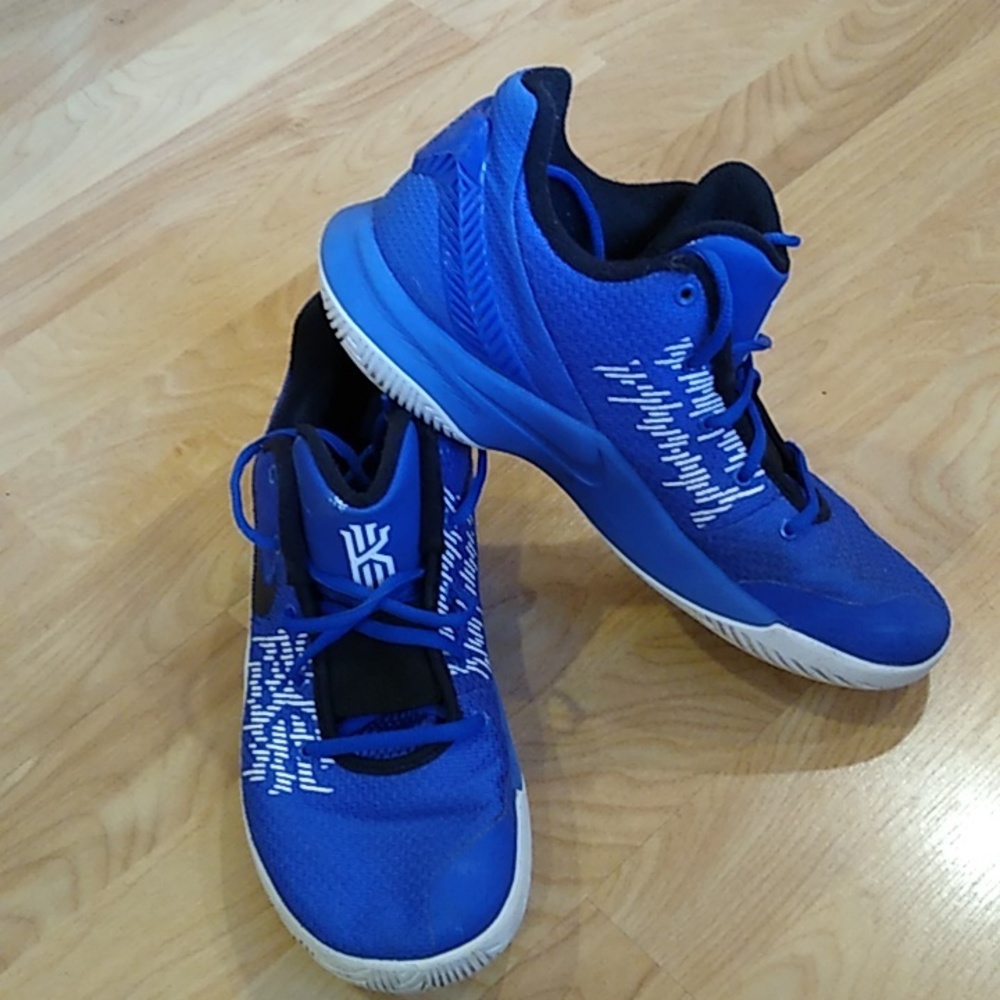 Nike Men's Royal Blue and White Athletic Basketball Shoes